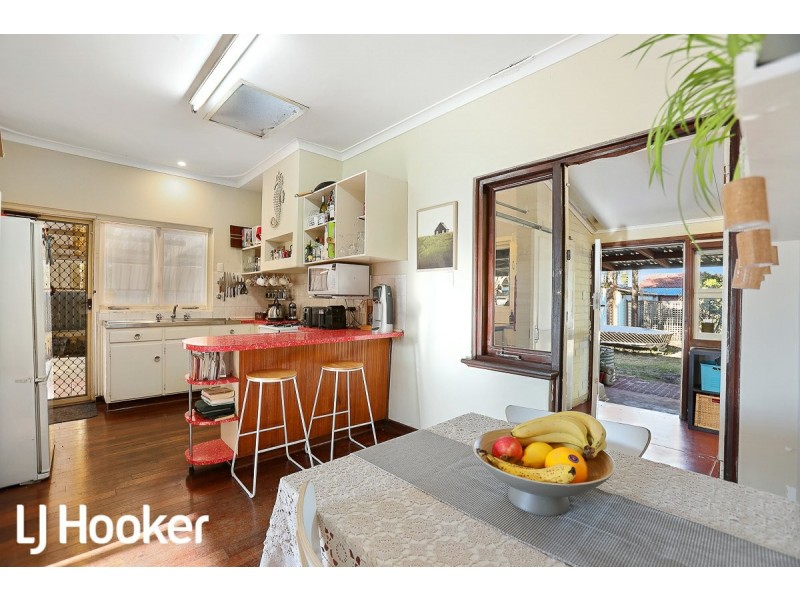 277 Wharf Street, Queens Park WA 6107