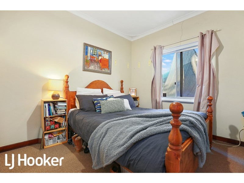 277 Wharf Street, Queens Park WA 6107