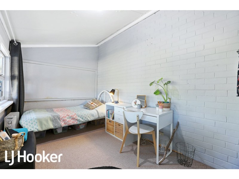 277 Wharf Street, Queens Park WA 6107