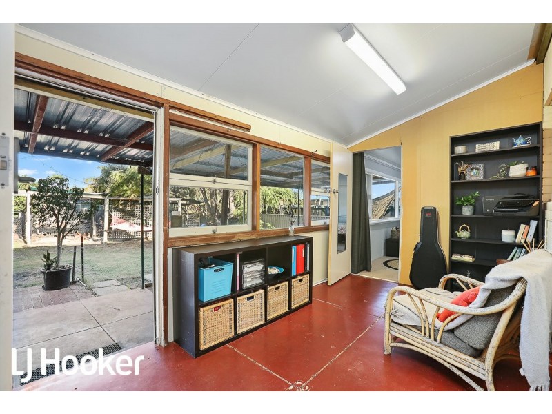 277 Wharf Street, Queens Park WA 6107