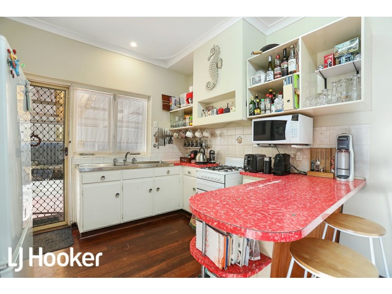 277 Wharf Street, Queens Park WA 6107