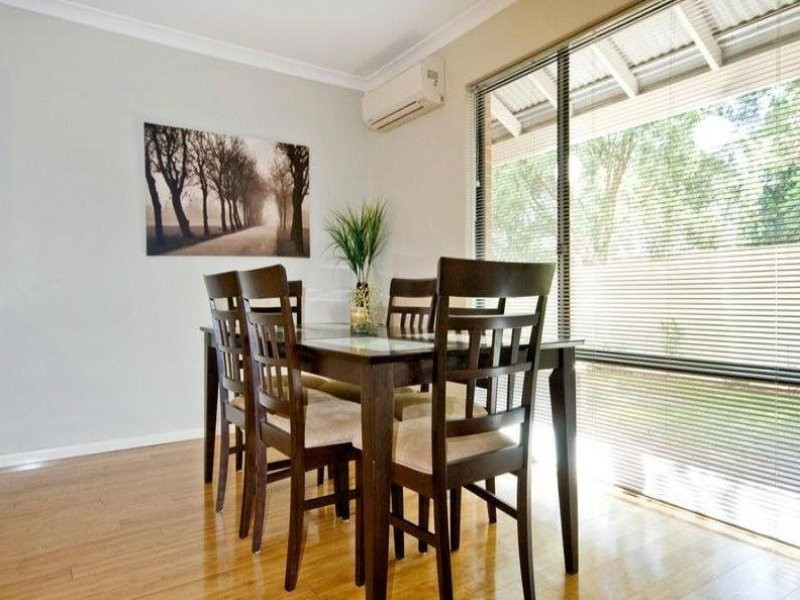 2/16 The Crescent, Redcliffe WA 6104