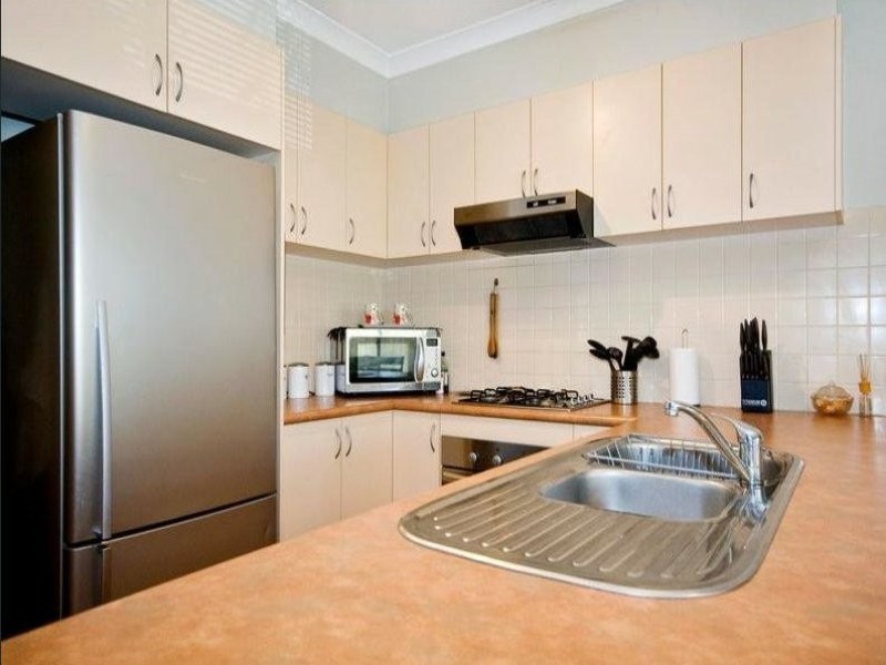 2/16 The Crescent, Redcliffe WA 6104