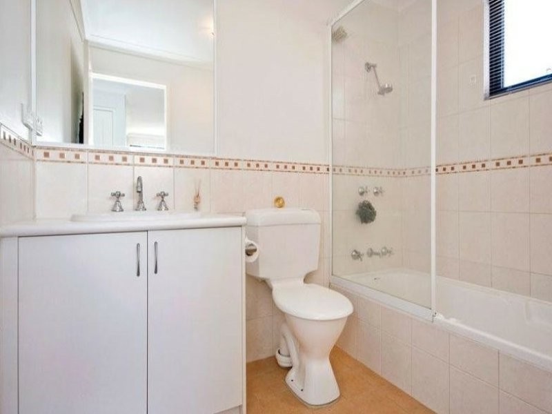 2/16 The Crescent, Redcliffe WA 6104