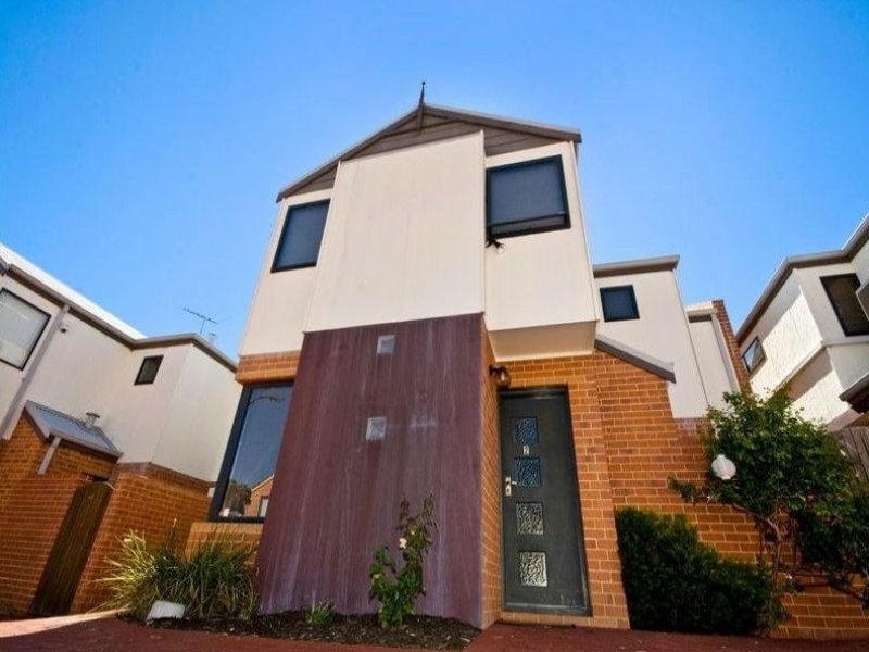 2/16 The Crescent, Redcliffe WA 6104