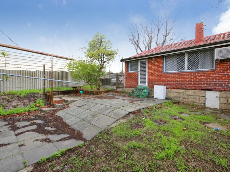 89 Alvah Street, St James WA 6102