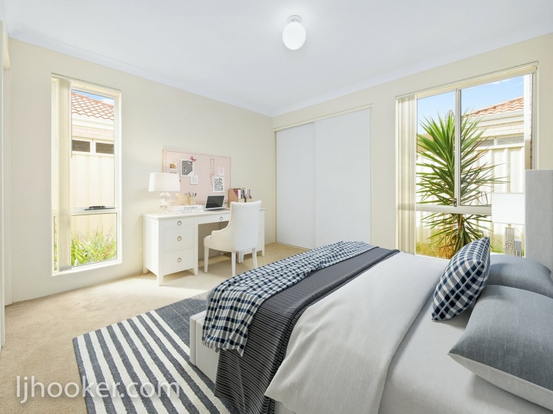 8/2 Hobby Retreat, Queens Park WA 6107