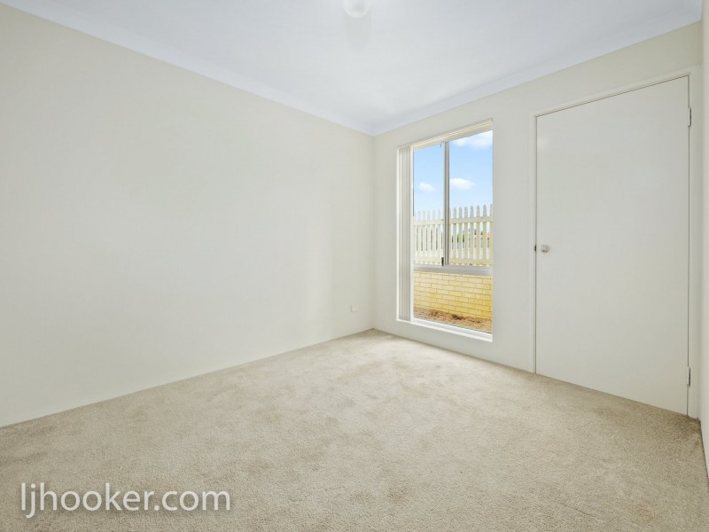 8/2 Hobby Retreat, Queens Park WA 6107