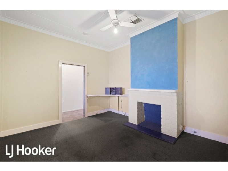 228 Wharf Street, Queens Park WA 6107