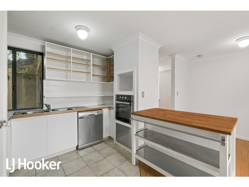 4/7 Gochean Avenue, Bentley WA 6102