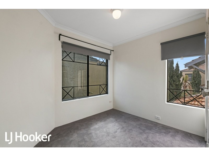 4/7 Gochean Avenue, Bentley WA 6102