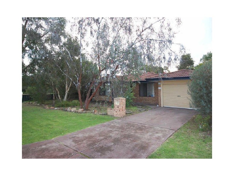 8 Rochester Avenue, Beckenham WA 6107