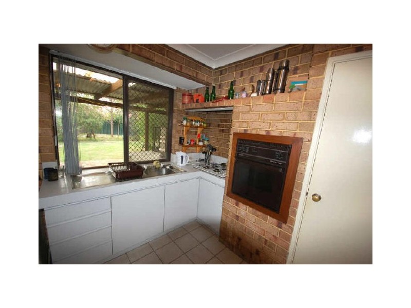 8 Rochester Avenue, Beckenham WA 6107