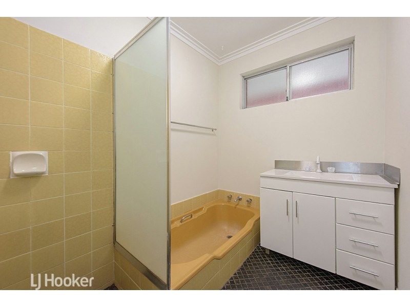 13 Wychcross Street, Westminster WA 6061