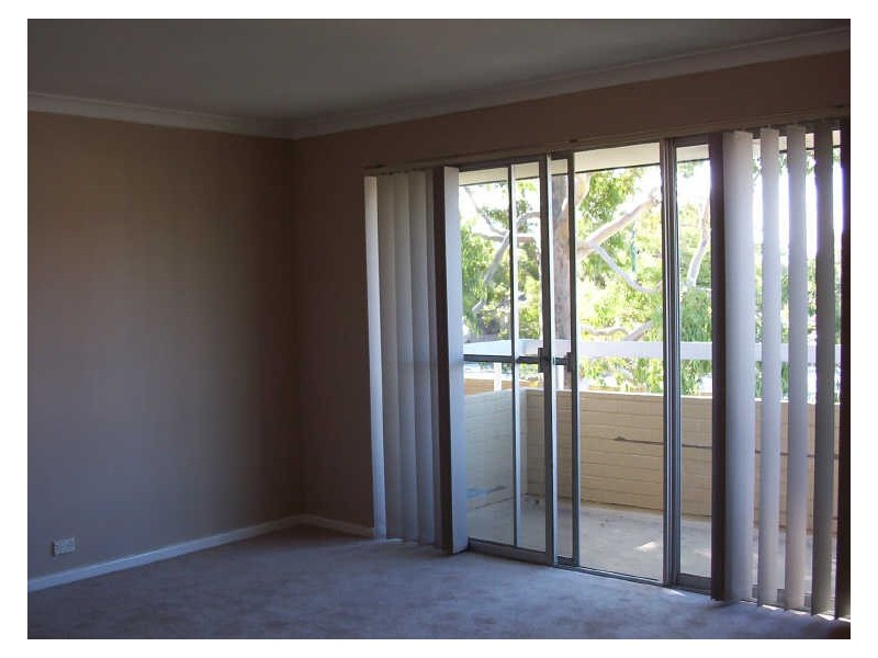 6/5 Welshpool Road, St James WA 6102