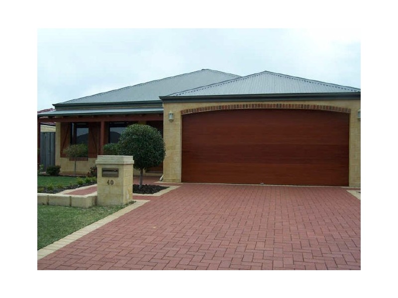 40 Lowan Loop, Karawara WA 6152