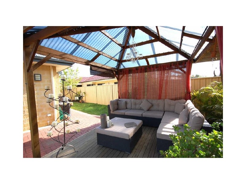 40 Lowan Loop, Karawara WA 6152