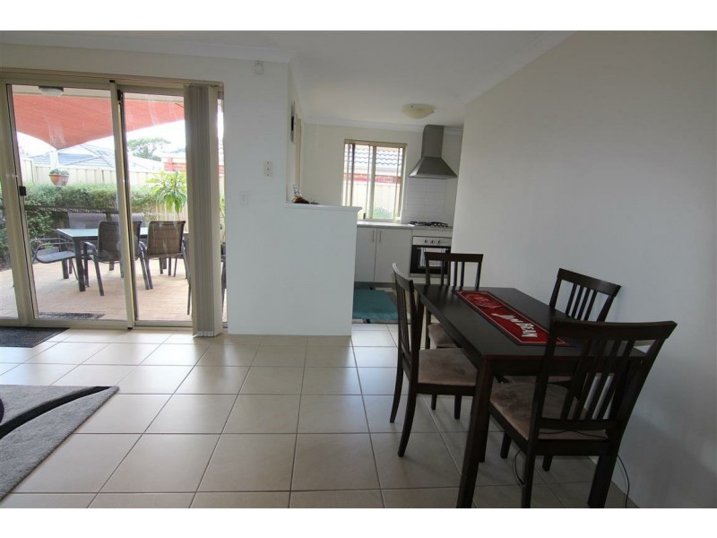 4/10 Delamere Way, Camillo WA 6111