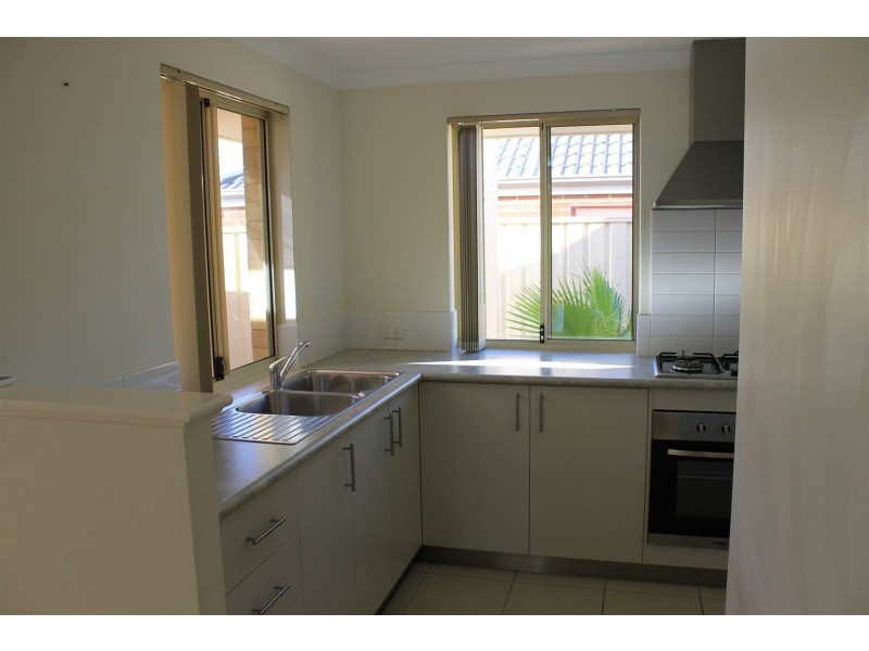 4/10 Delamere Way, Camillo WA 6111