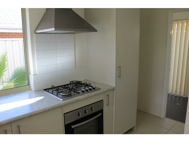 4/10 Delamere Way, Camillo WA 6111
