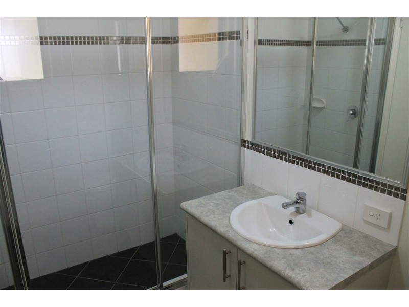 4/10 Delamere Way, Camillo WA 6111