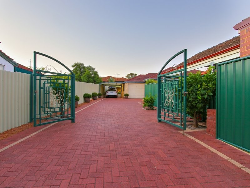 67A Walpole Street, St James WA 6102