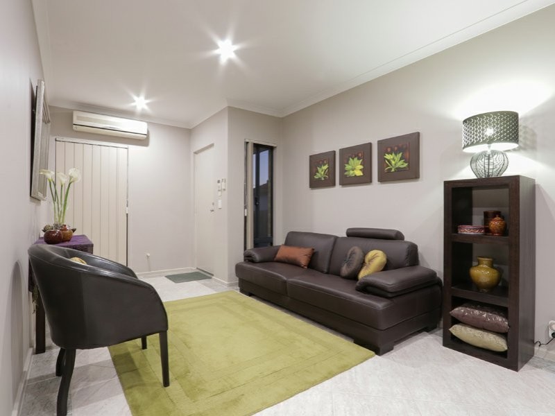 67A Walpole Street, St James WA 6102