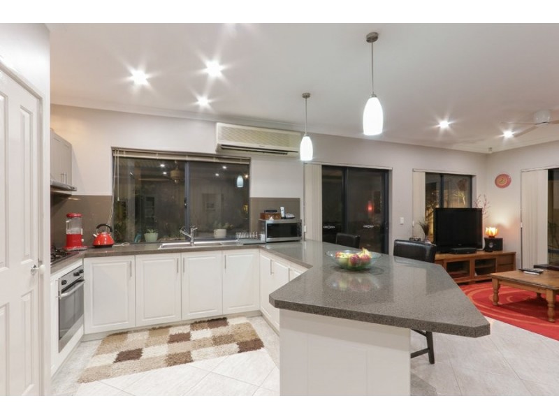 67A Walpole Street, St James WA 6102