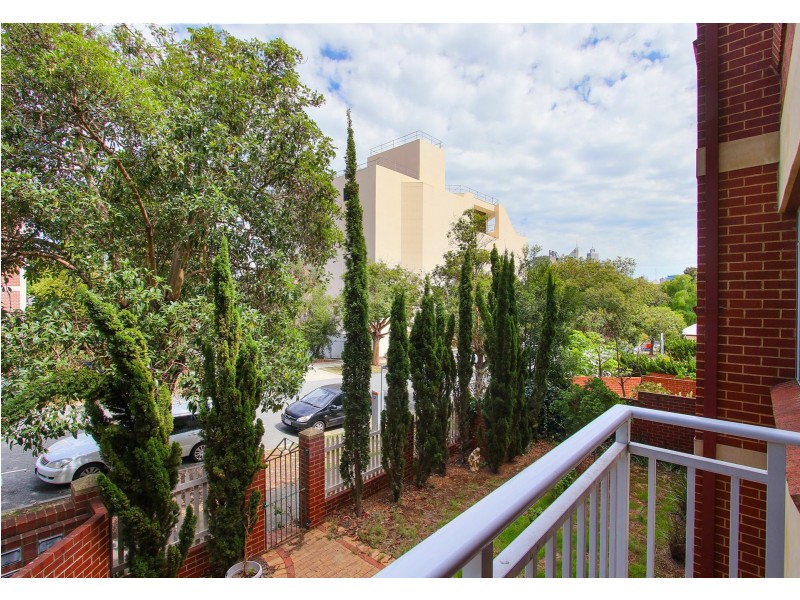 12/62 Bronte Street, East Perth WA 6004