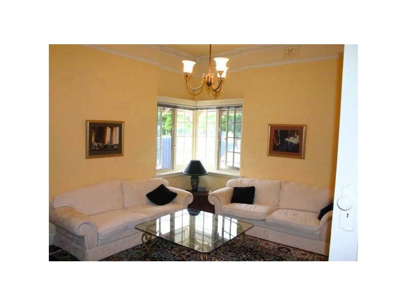 11 Temple Street, Victoria Park WA 6100