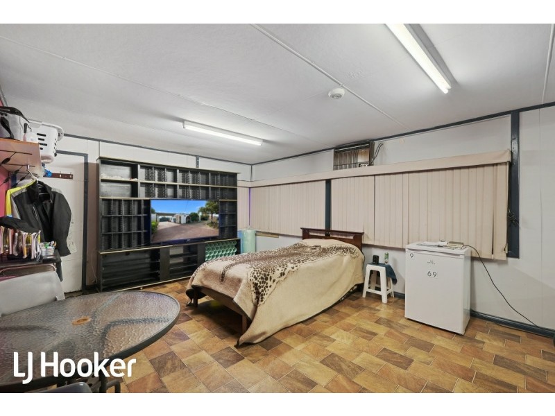 228 Wharf Street, Queens Park WA 6107