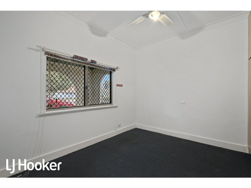 228 Wharf Street, Queens Park WA 6107