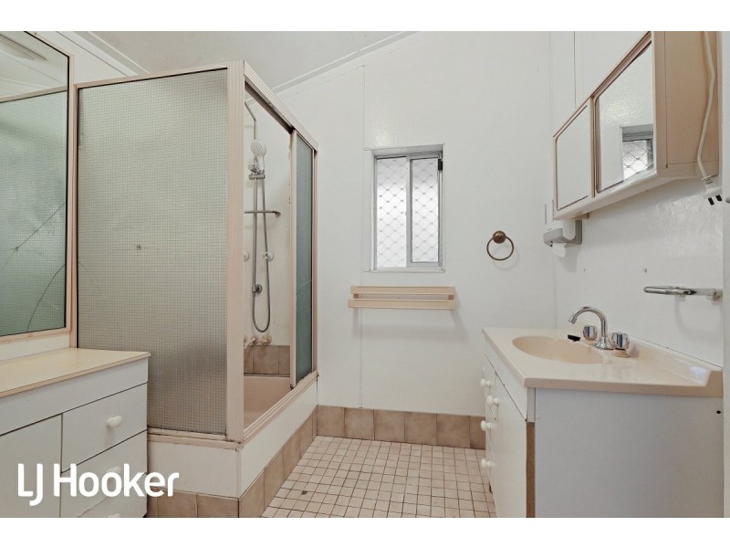 228 Wharf Street, Queens Park WA 6107