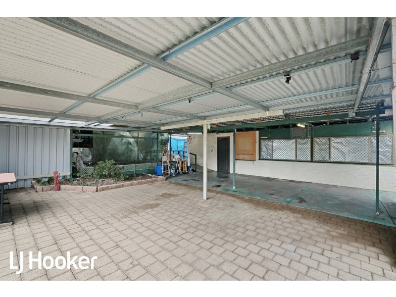 228 Wharf Street, Queens Park WA 6107