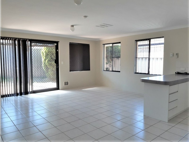 2/15 Drummond Street, Redcliffe WA 6104