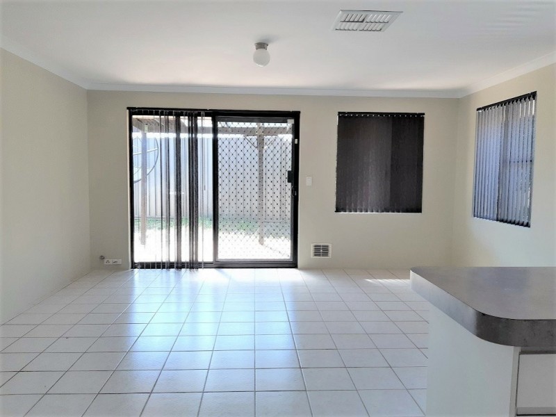 2/15 Drummond Street, Redcliffe WA 6104