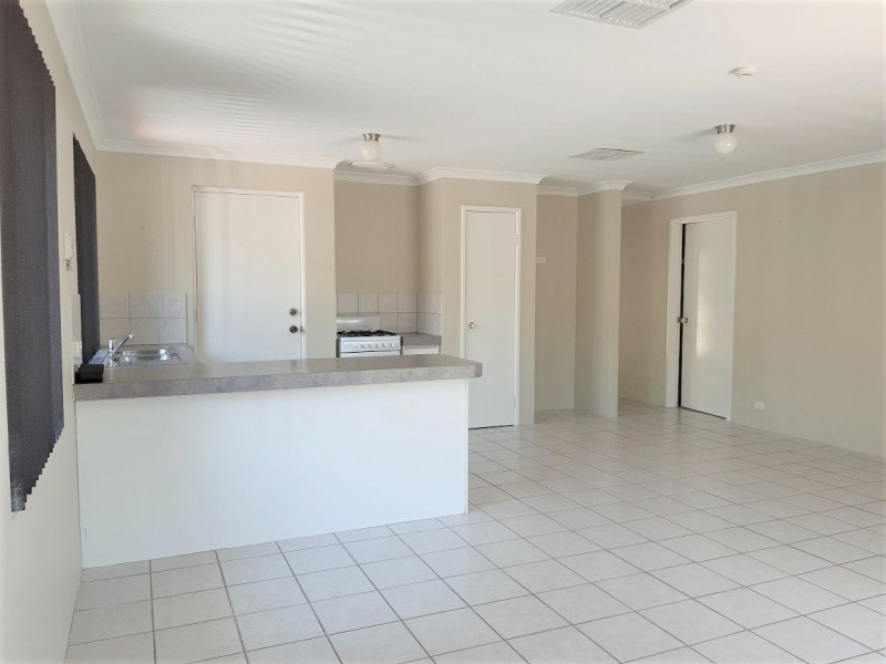 2/15 Drummond Street, Redcliffe WA 6104