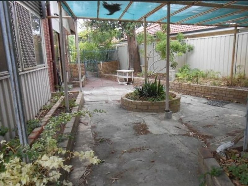 24 Finnan Street, Cloverdale WA 6105