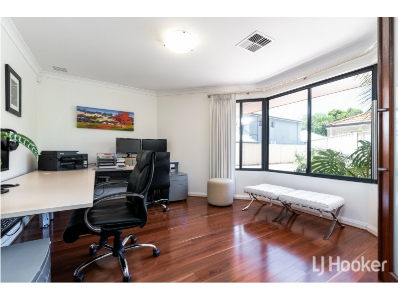 2/8 Hope Avenue, Manning WA 6152