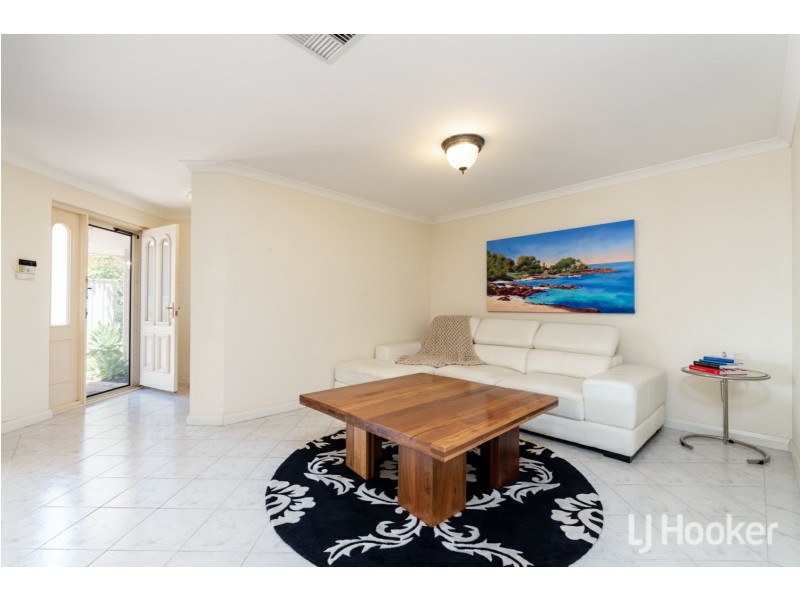 2/8 Hope Avenue, Manning WA 6152