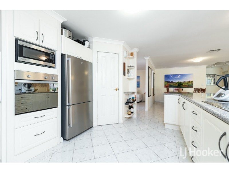 2/8 Hope Avenue, Manning WA 6152