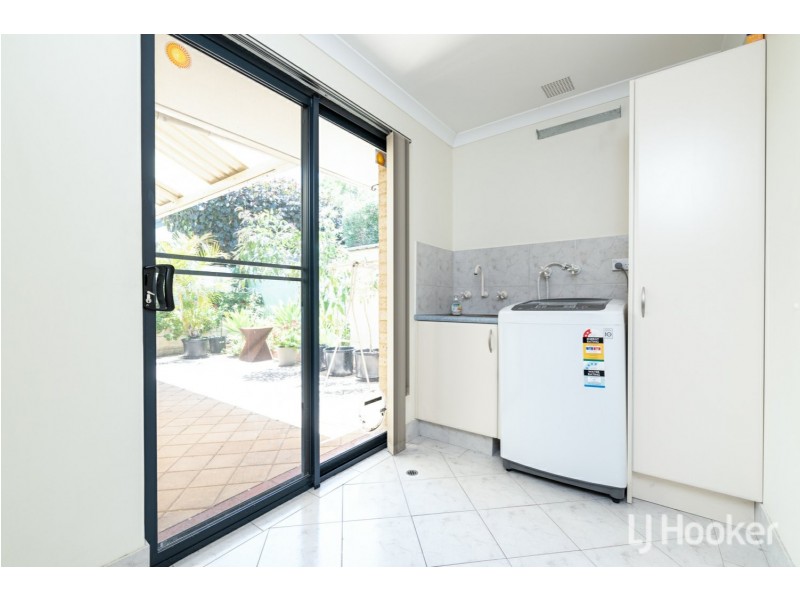 2/8 Hope Avenue, Manning WA 6152