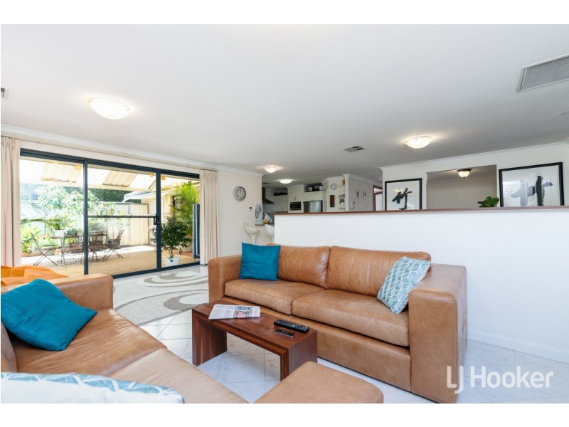 2/8 Hope Avenue, Manning WA 6152