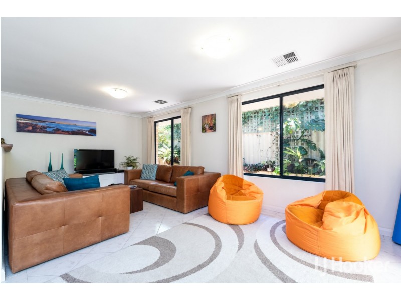 2/8 Hope Avenue, Manning WA 6152