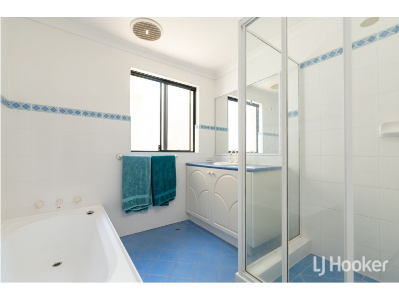 2/8 Hope Avenue, Manning WA 6152