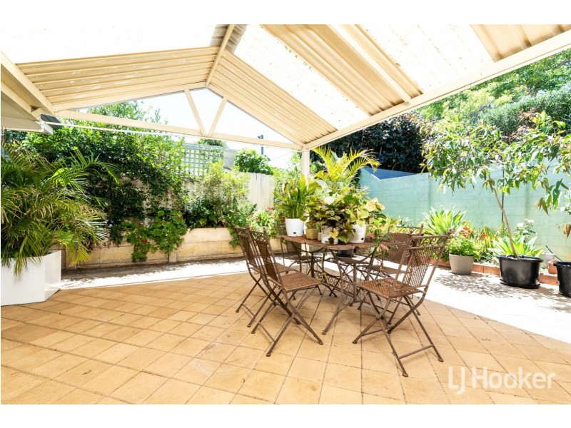 2/8 Hope Avenue, Manning WA 6152