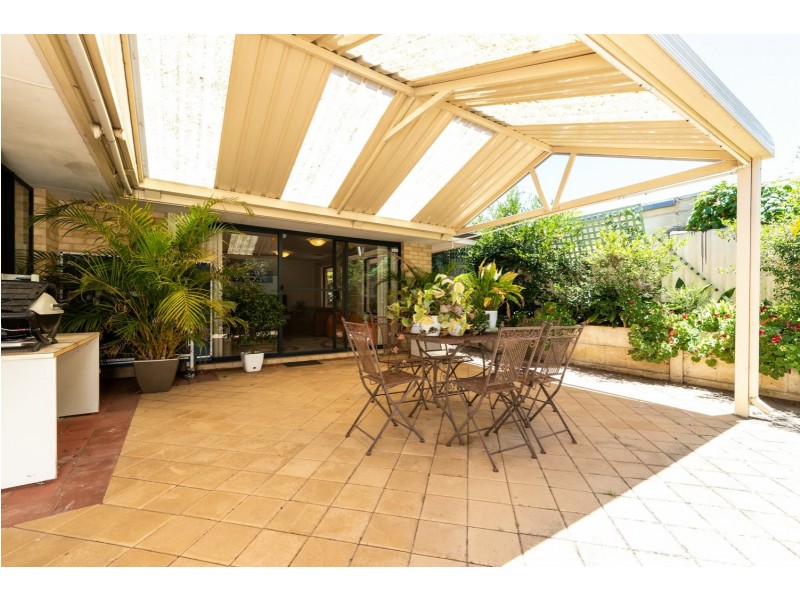 2/8 Hope Avenue, Manning WA 6152