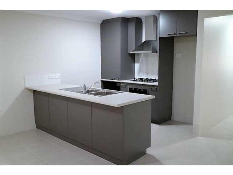 18/12 Loder Way, South Guildford WA 6055