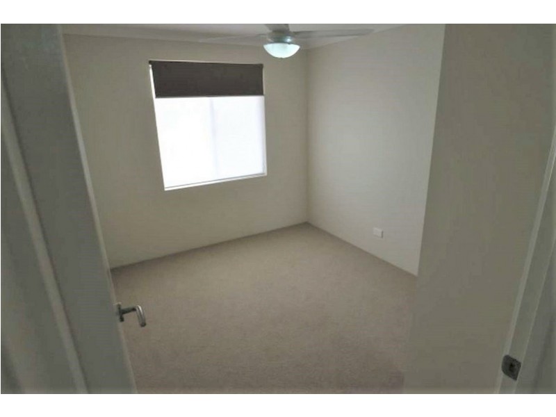 18/12 Loder Way, South Guildford WA 6055