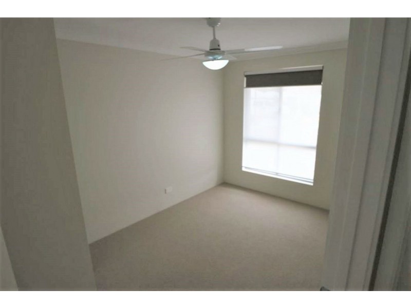 18/12 Loder Way, South Guildford WA 6055